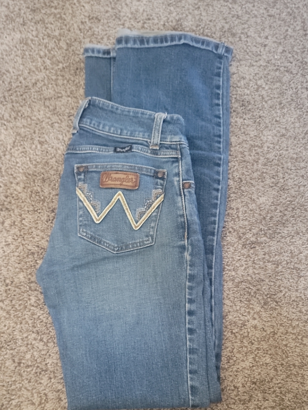 Wrangler Women's Medium Blue Straight-Leg Jeans with Embroidered Back Pocket